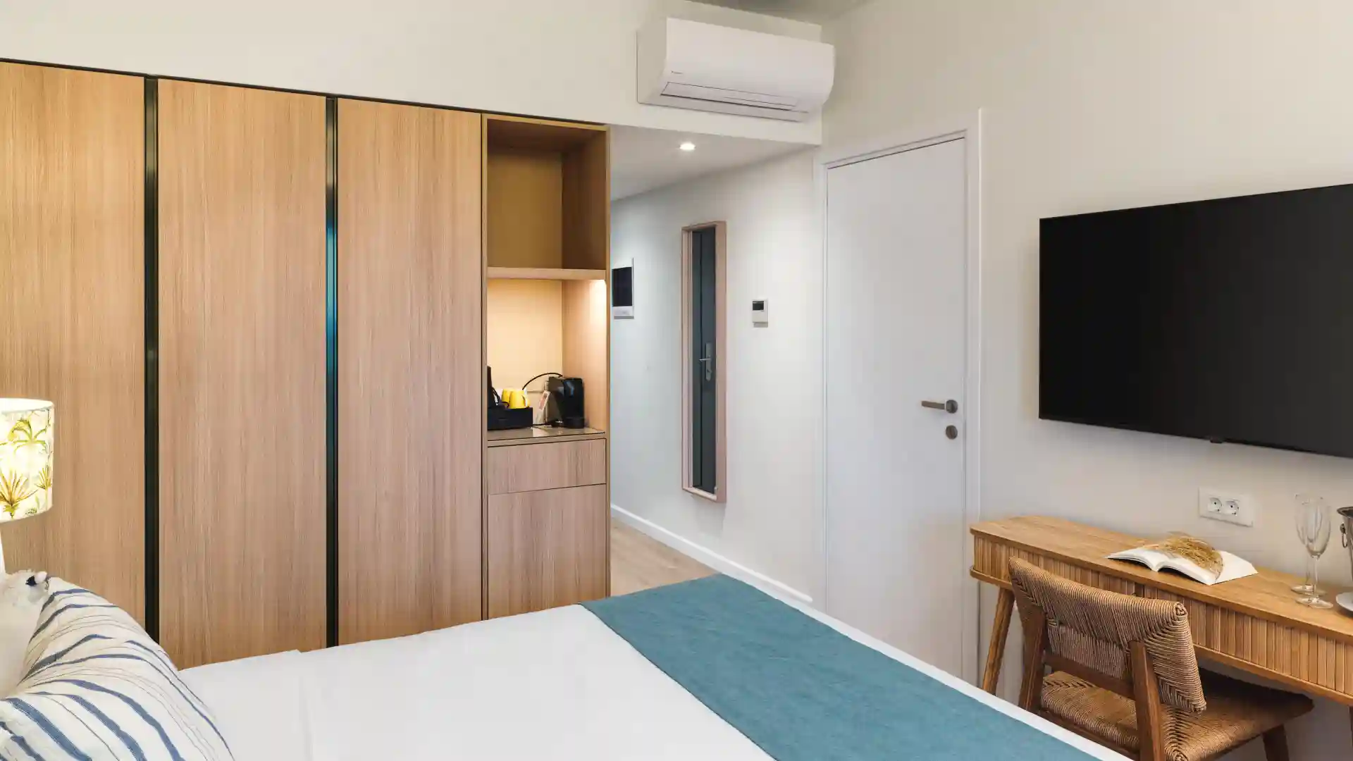 Deluxe Room Pool View